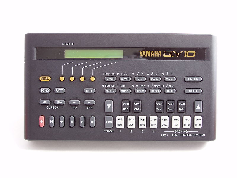 800px-Yamaha_QY10.jpg