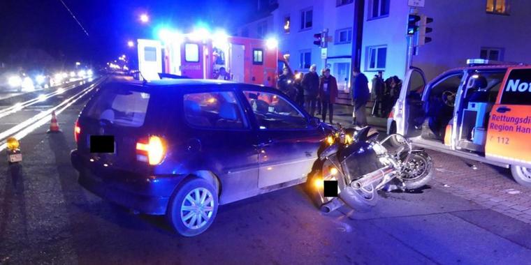 Autofahrer-uebersieht-Motorrad-53-Jaehriger-wird-in-Grasdorf-schwer-verletzt_big_teaser_article.jpg