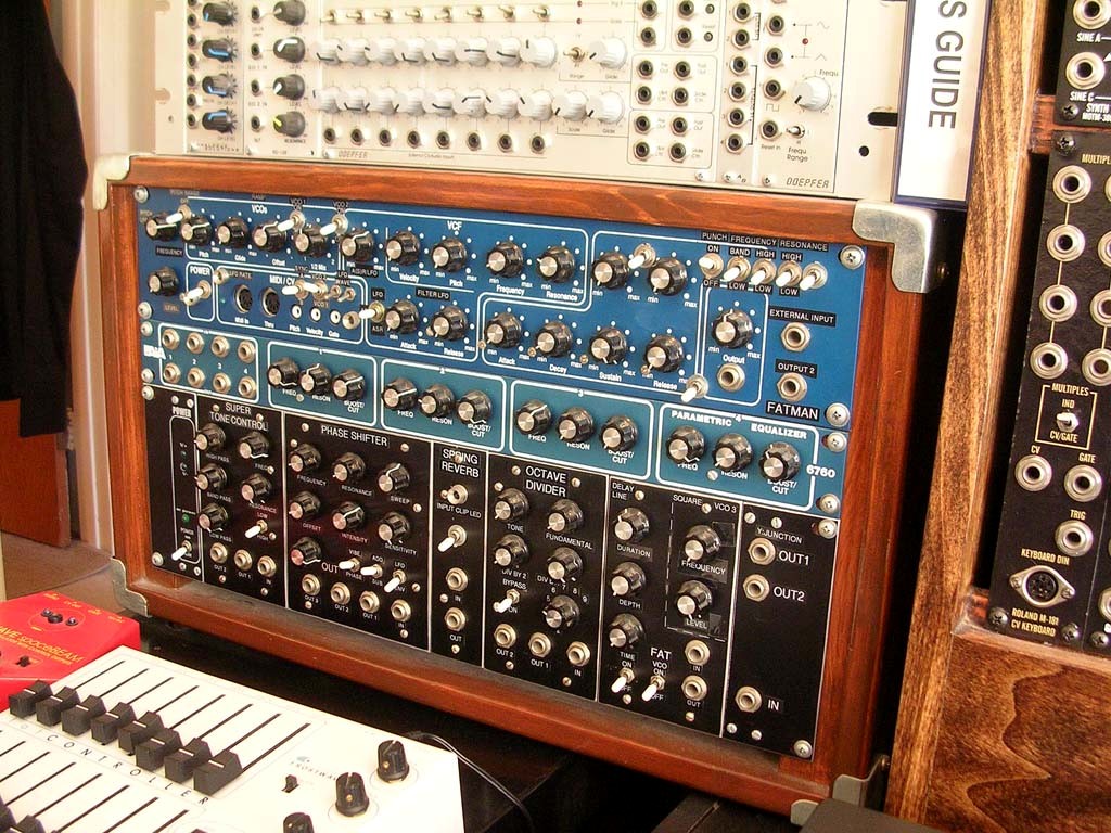 Thomas%20PAIA%20Synth.jpg