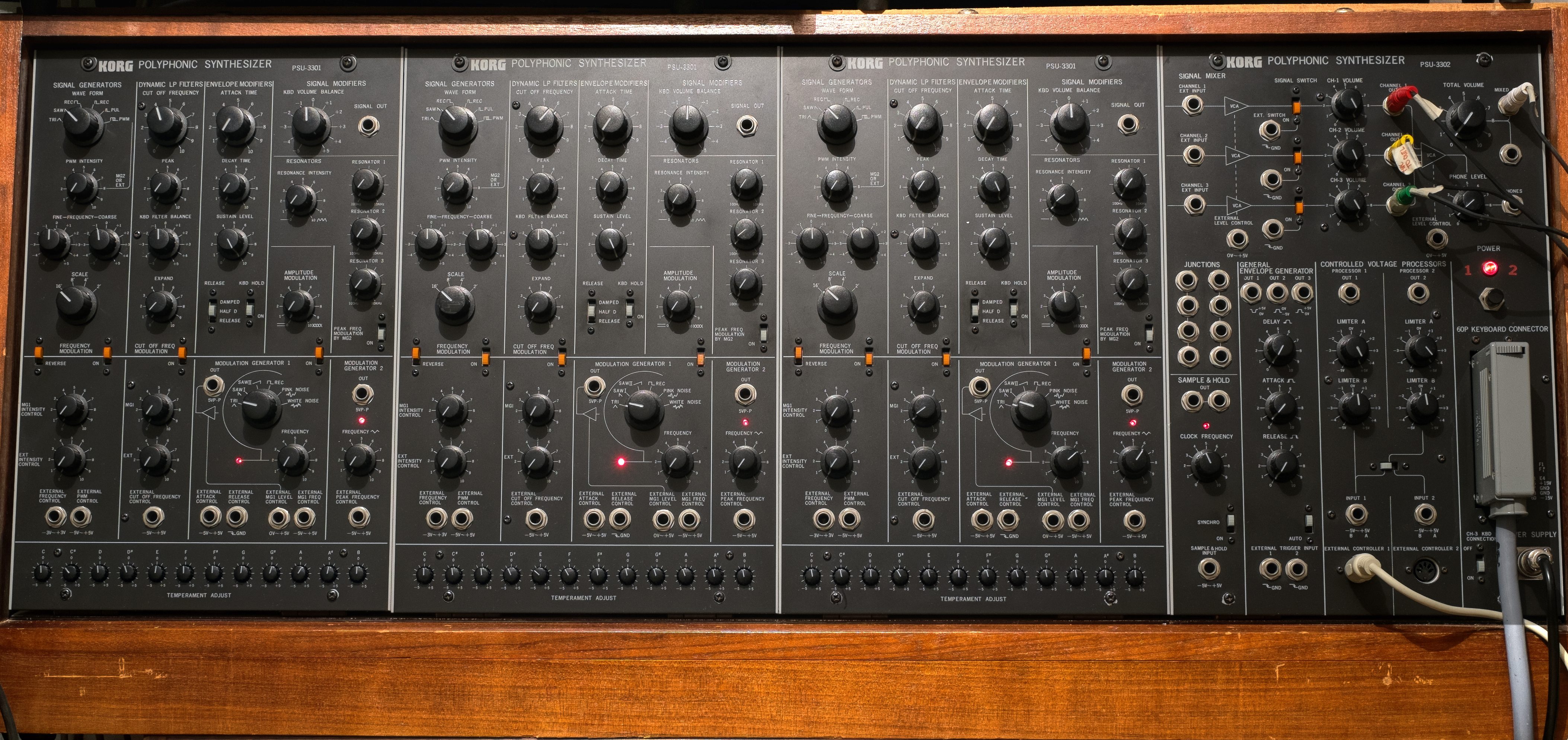 korg-ps-3300-panel.jpg