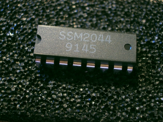 ssm2044IC.jpg