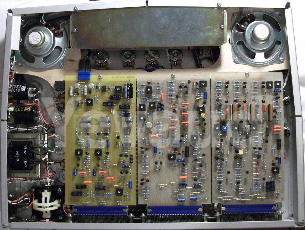 synthi_a_inside2_127.jpg