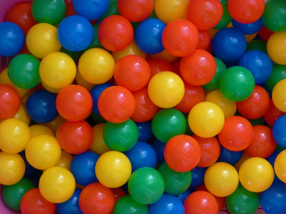 plastic-balls-456608_960_720.jpg