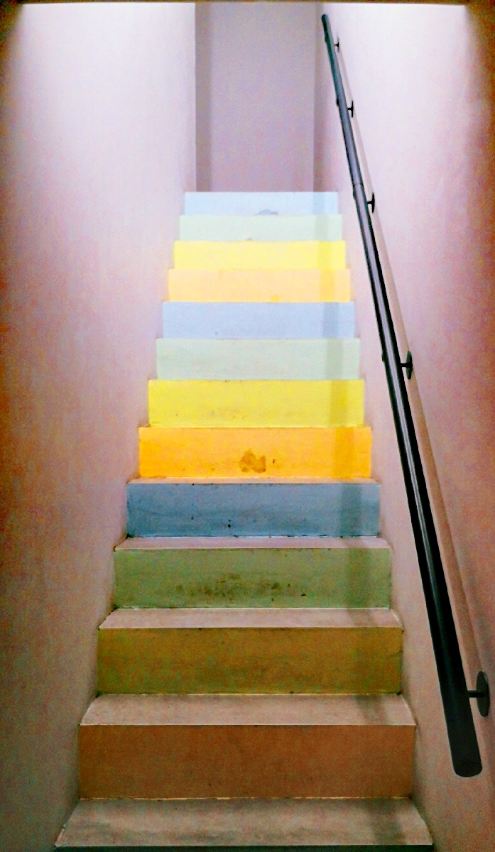 treppe.%20bunt.jpg