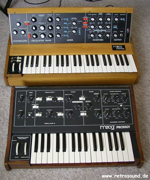 2moogs1.JPG