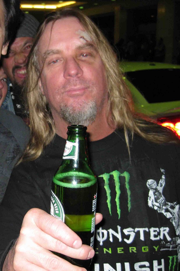 Jeff-Hanneman-beer.jpg