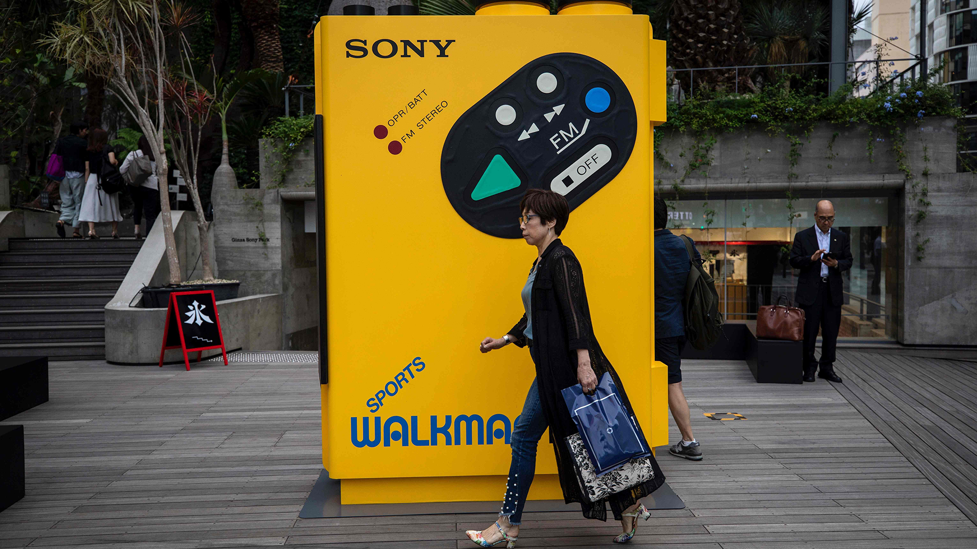 walkman-101~_v-videowebl.jpg