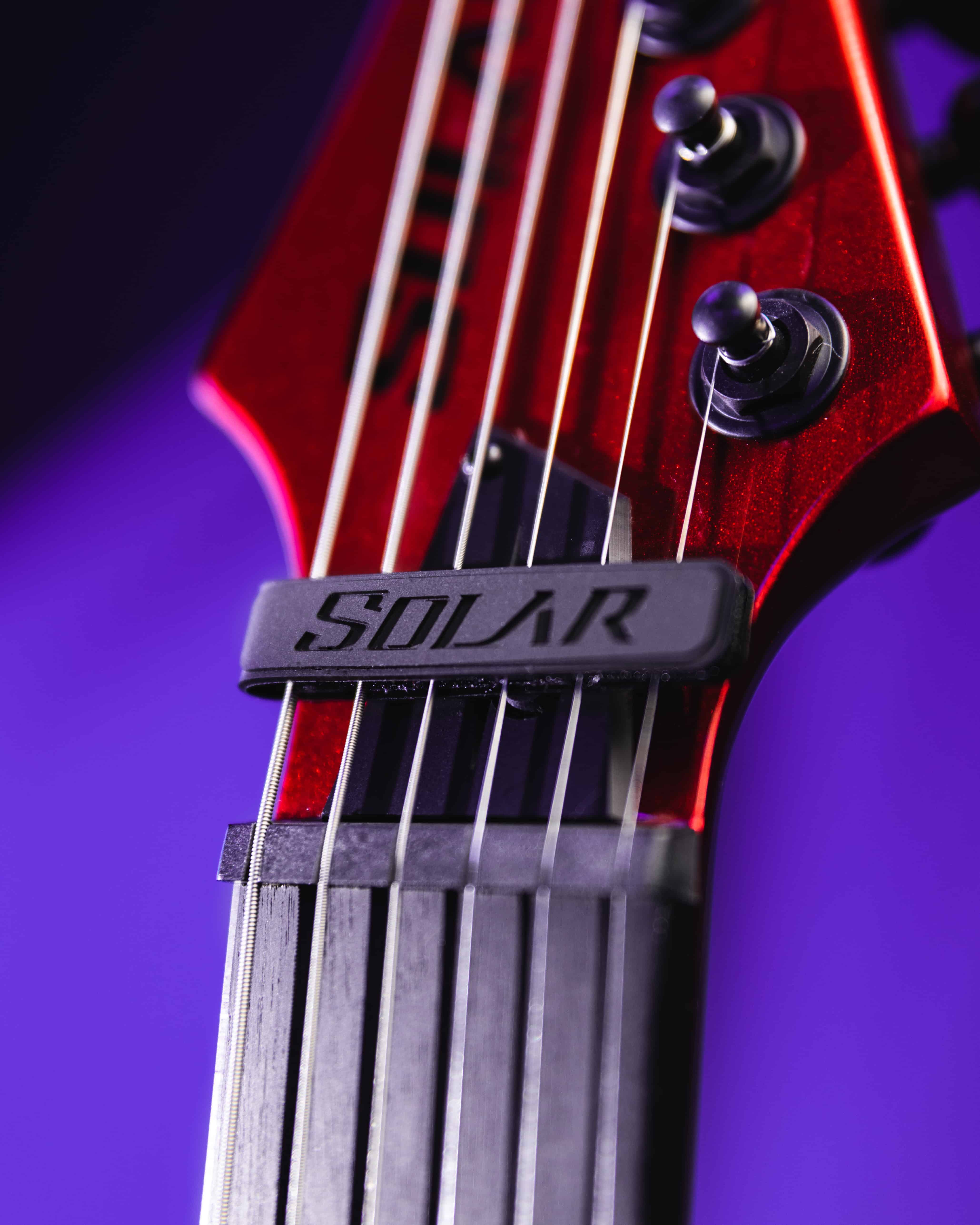 www.solar-guitars.com
