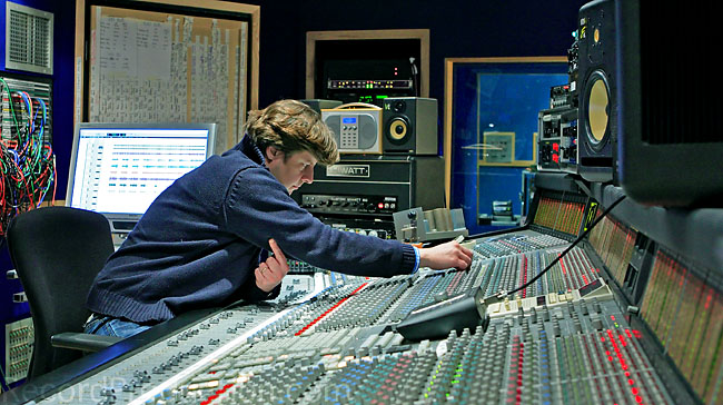cenzo-townshend-working-ssl-mixing-console-650.jpg