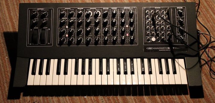 393661_328647957150998_100000173889011_1490090_1561628446_n.jpg