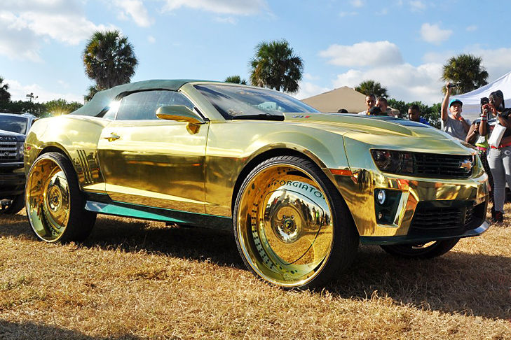 Camaro-in-gold-729x486-e412a5b45b4f3b36.jpg