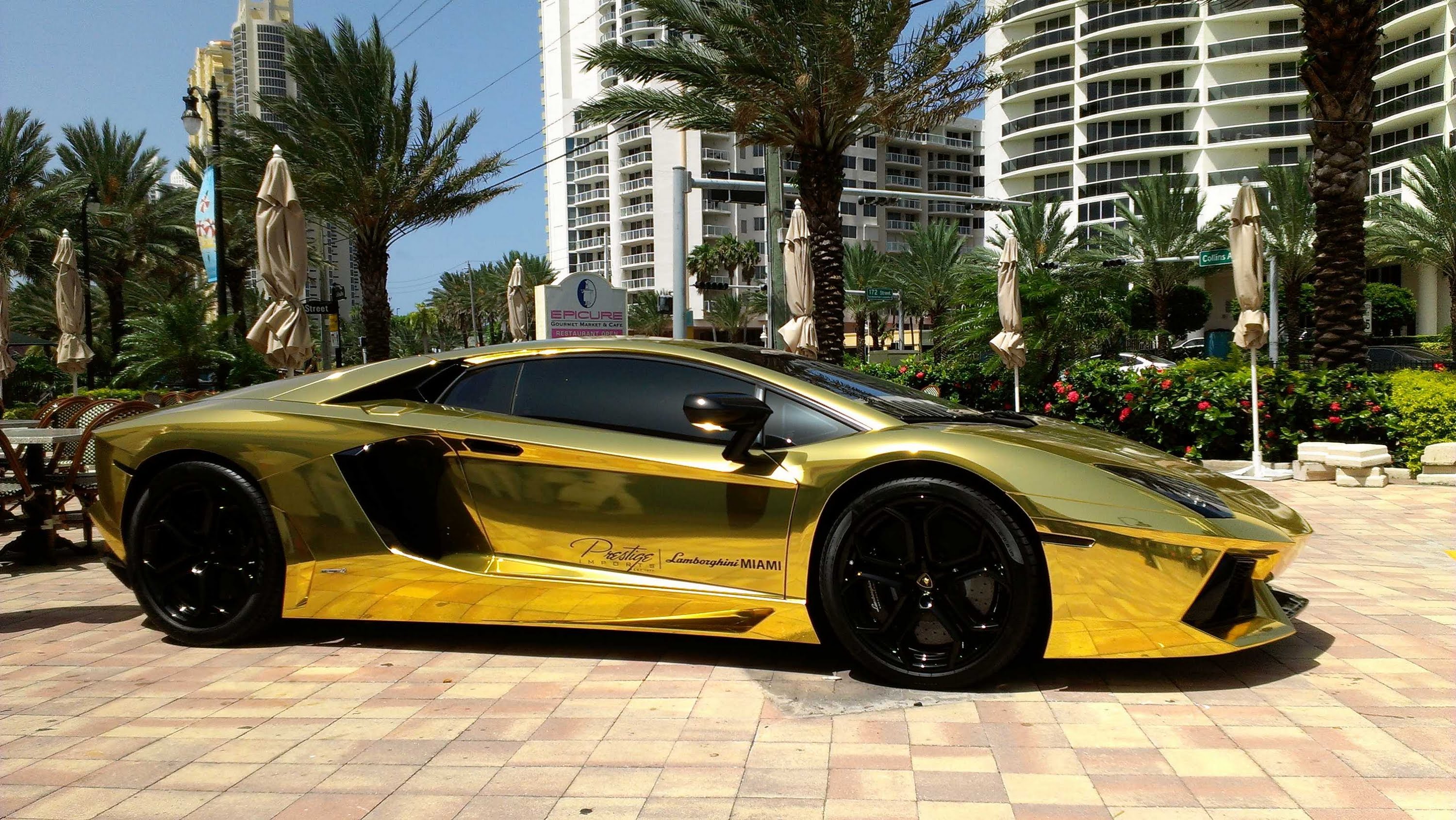 World-No1-luxury-Car-Lamborghini-Aventador-Gold-images.jpg