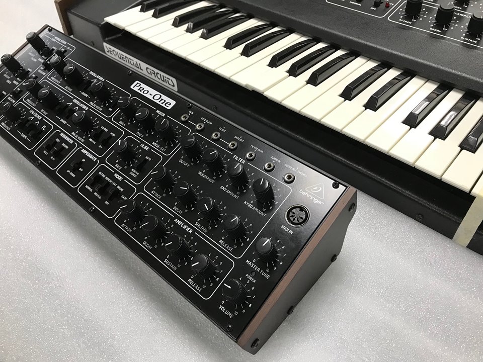 behringer-pro-one-synthesizer.jpg