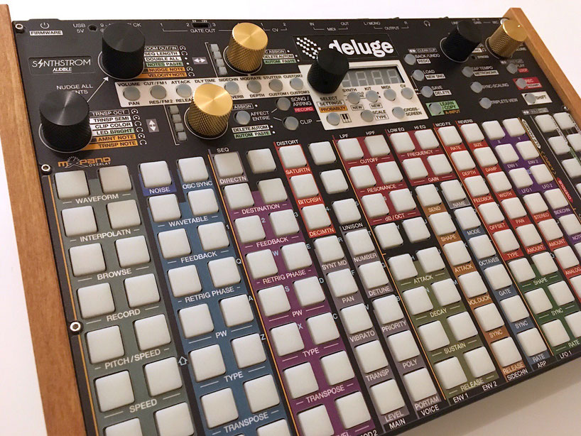 xluge-complete-colours-instrument-overlay-von-mxpand-f%C3%BCr-synthstrom-audible-deluge-synthesizer-sampler-sequencer-groovebox-hochwertige-bedien-schablone-skin-folie.jpg