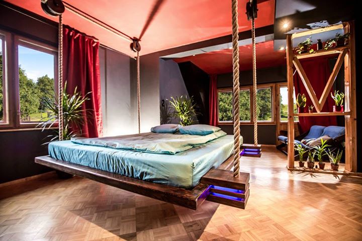 hanging-bed-designed-by-wiktor-jazwiec.jpg