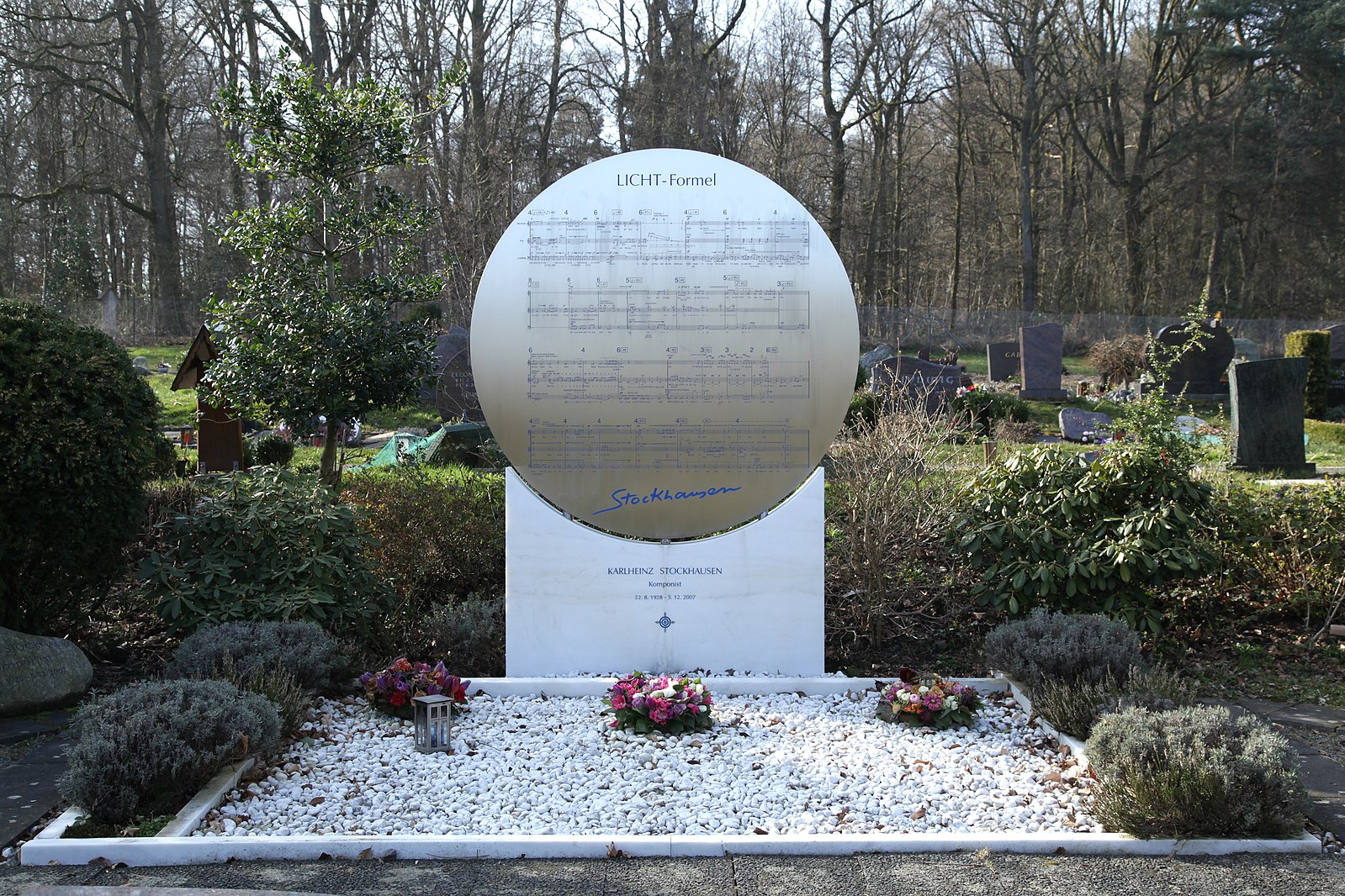 1599px-K%C3%BCrten_-_Waldfriedhof_-_Stockhausen_01_ies.jpg