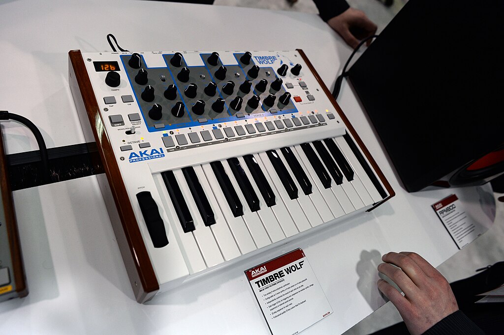 1024px-Akai_Timbre_Wolf_analog_synthesizer_-_2015_NAMM_Show.jpg