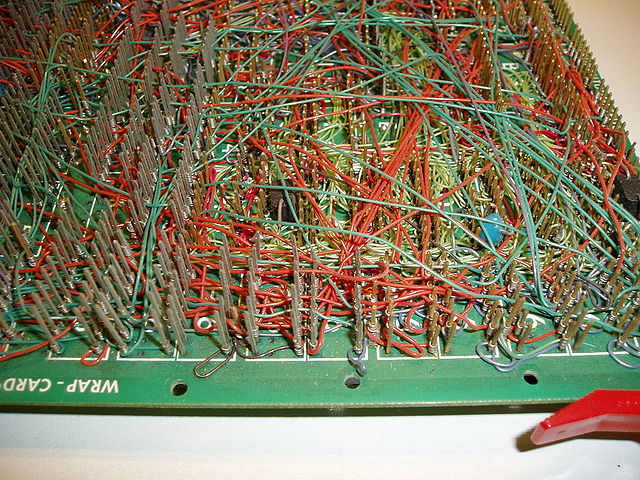640px-Computerplatine_Wire-wrap_backplane_detail_Z80_Doppel-Europa-Format_1977.jpg